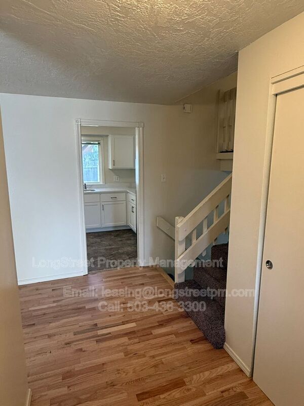 Building Photo - 1634 SW Knollbrook Pl