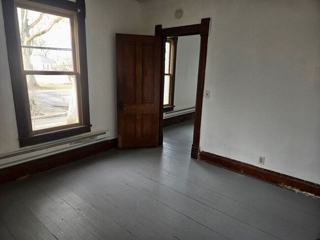 Building Photo - 2 bedroom unit in Niles