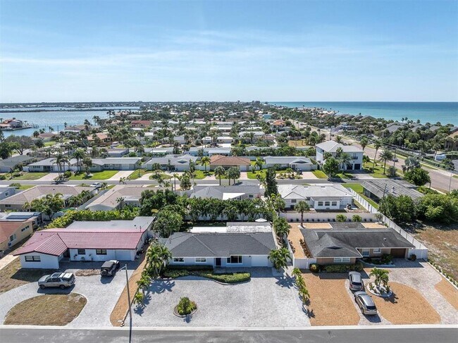 Building Photo - 104 24th St