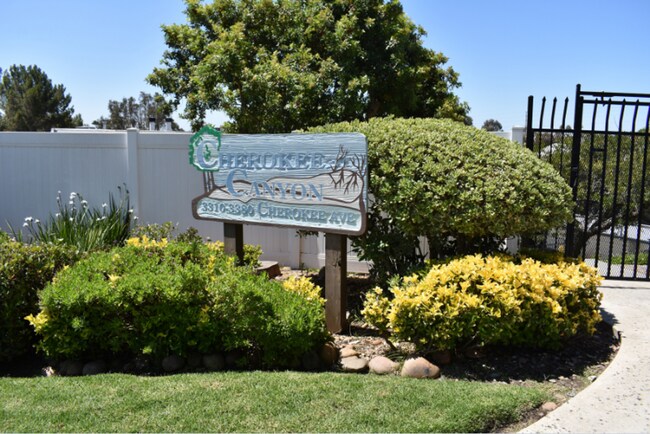 Building Photo - Spacious 2-Bed, 2-Bath Apartment North Park