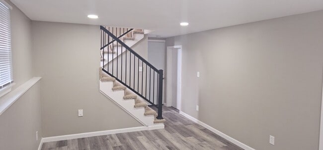 Building Photo - Move in special - Newly Renovated SF in North KC