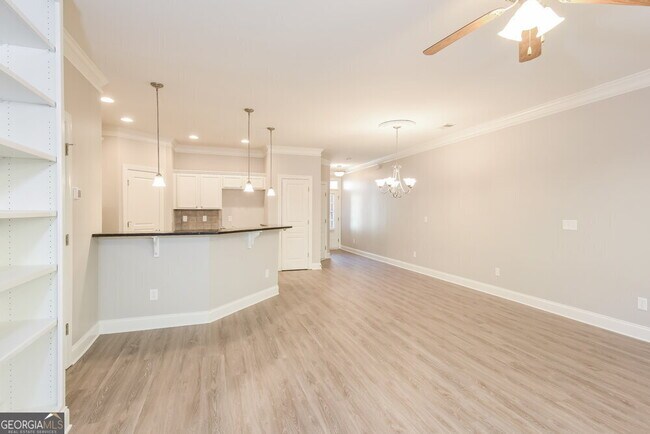 Building Photo - 121 Townview Dr