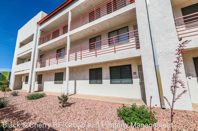 Building Photo - 1 br, 1 bath House - 1361 E University Ave...