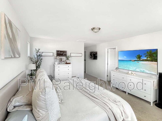 Building Photo - 779 Creekway Dr