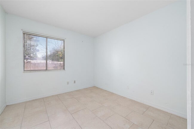 Building Photo - 245 Moonbeam Rd