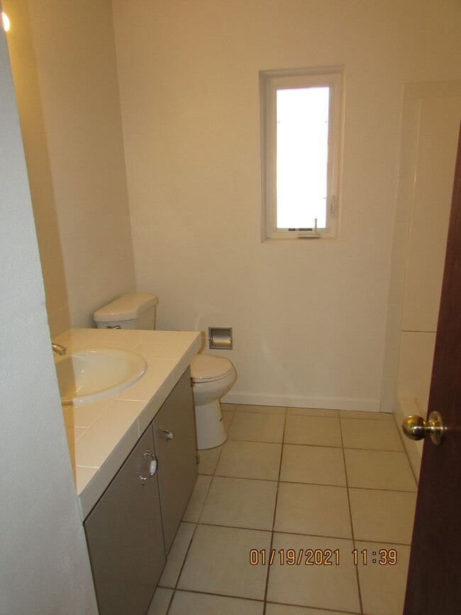 Building Photo - Newly remodeled 2 bedroom/2 bath home