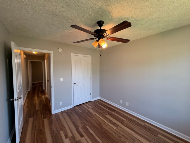 Building Photo - Nice 3 BR 2 Bath Available Now in Murfreesboro!