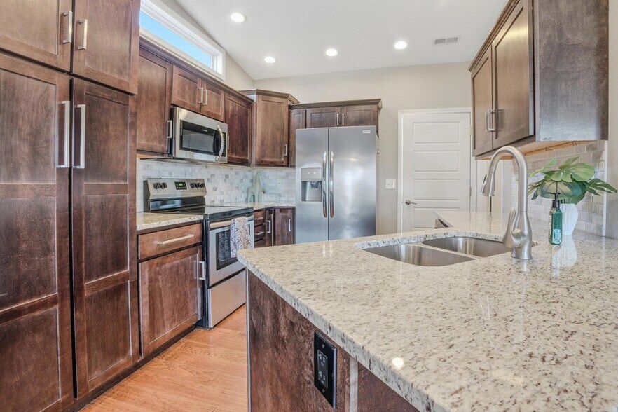 Building Photo - 2309 Mace Dr