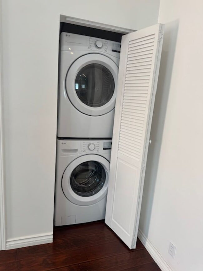 Building Photo - Two Bedroom Two Bath ADU