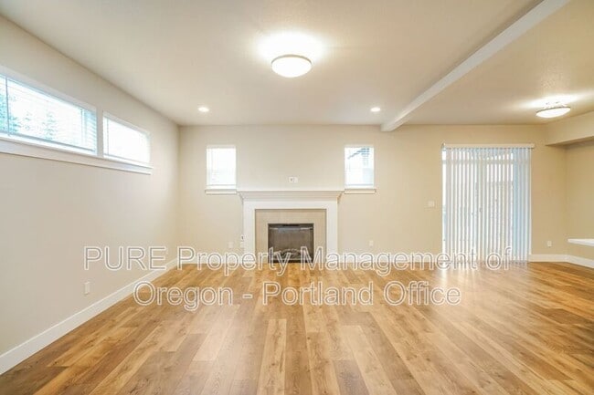 Building Photo - 1788 NE Gilbert Ln