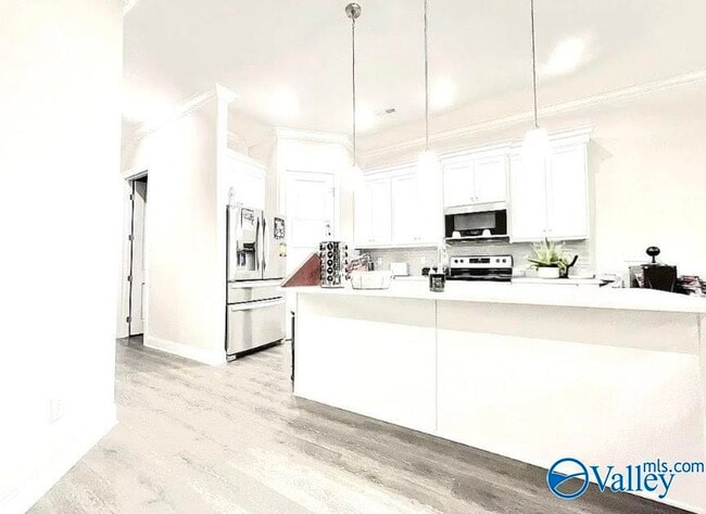 Building Photo - 50 Pine St