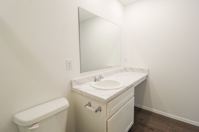 Building Photo - 3 Bed | 2 Bath in Coweta!