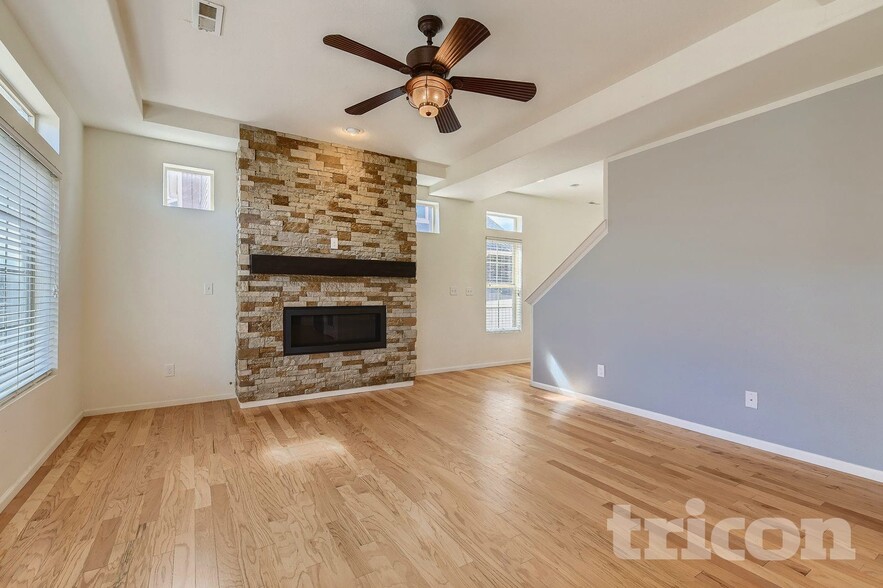 Building Photo - 201 Pear Lake Way