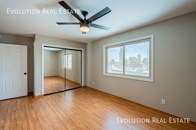 Building Photo - 2033 S Paseo Loma