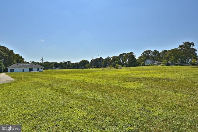Building Photo - 404 Fairlea Dr