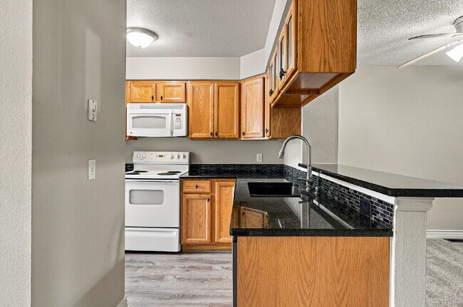 Building Photo - 3-Bedroom Louisville Townhome with Finished Basement