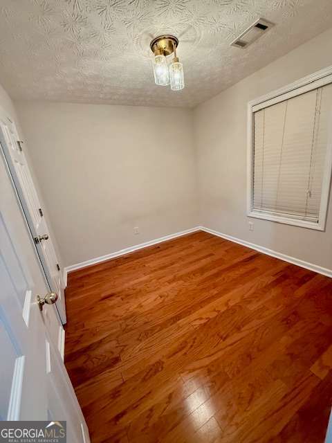 Building Photo - 325 Dreamland Ct