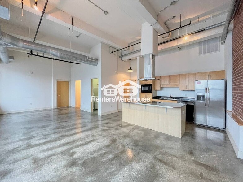Building Photo - 500 Granby St