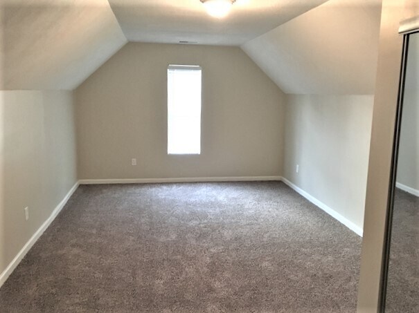 Building Photo - 112 Knightsbridge Rd