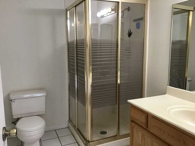 Building Photo - Comfortable 3-Bed, 2-Bath Home in Glendale!