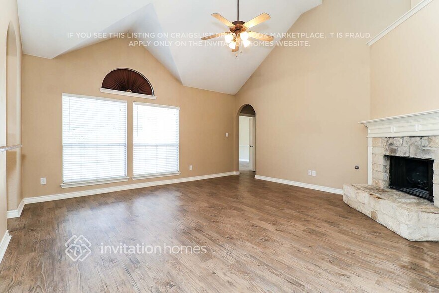 Building Photo - 1406 Chateau Ln