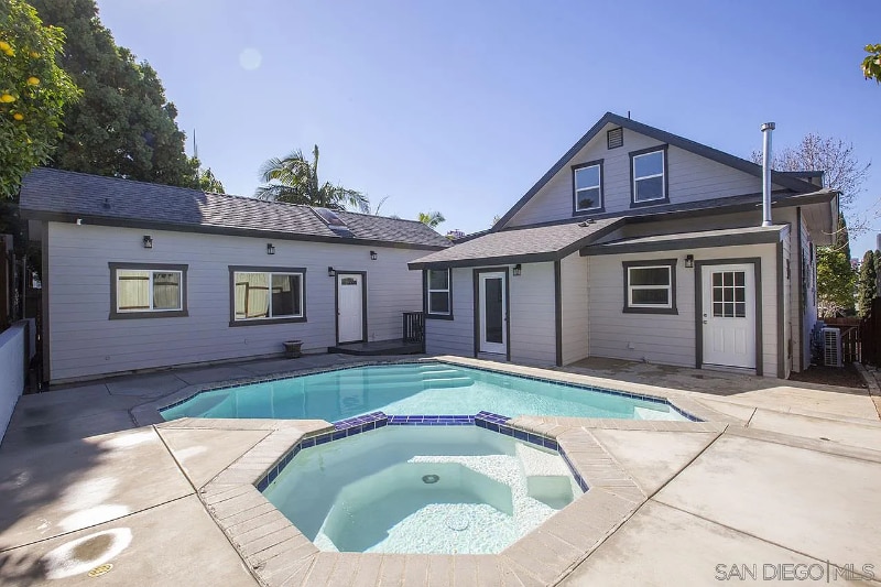 Building Photo - 933 21st St