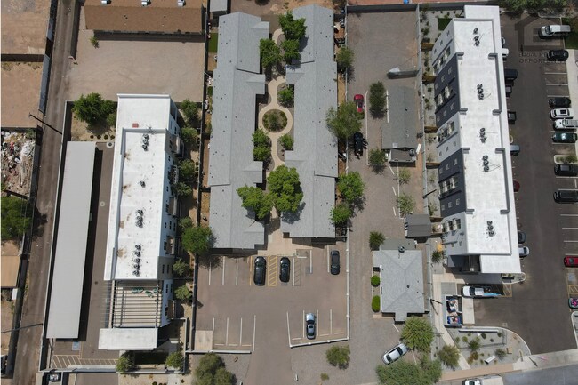 Building Photo - 1455 E Taylor St