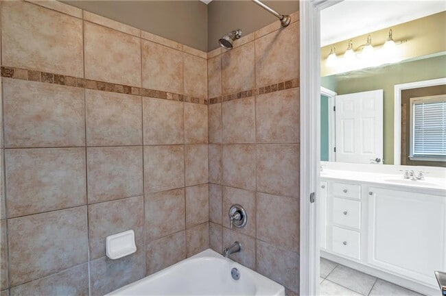 Building Photo - 476 Wallis Farm Way NW