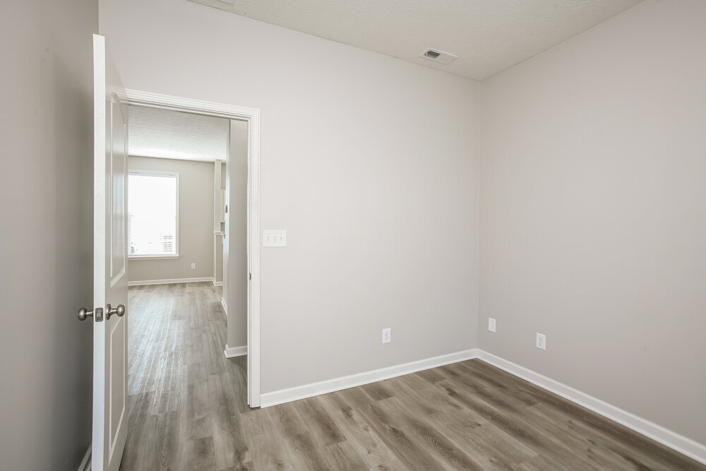 Building Photo - 3400 Roundlake Lane