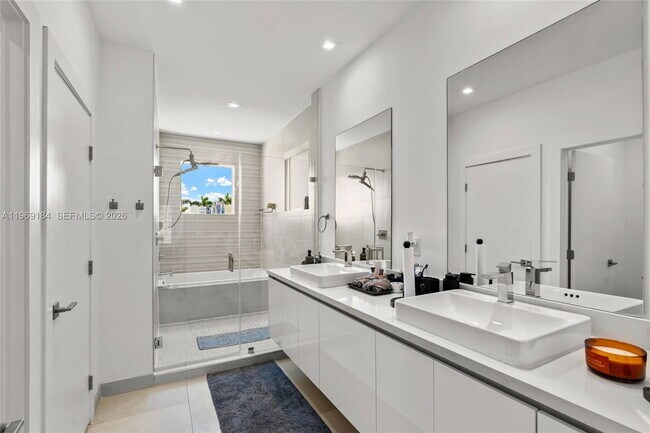 Building Photo - Northwest 68th Terrace, Doral, FL 33178 - 4 BR 3.5 BA single-family home