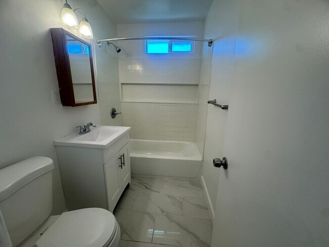 Building Photo - 4018 W 142nd St