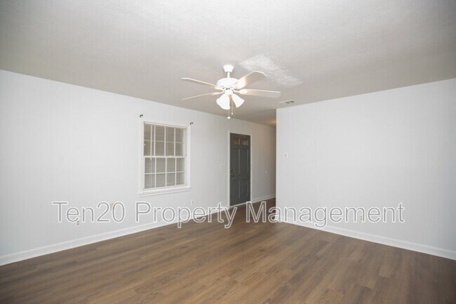 Building Photo - 4034 Savannah Dr