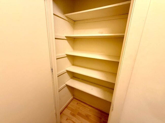 Building Photo - Cedar Hill Condos - Vitalius