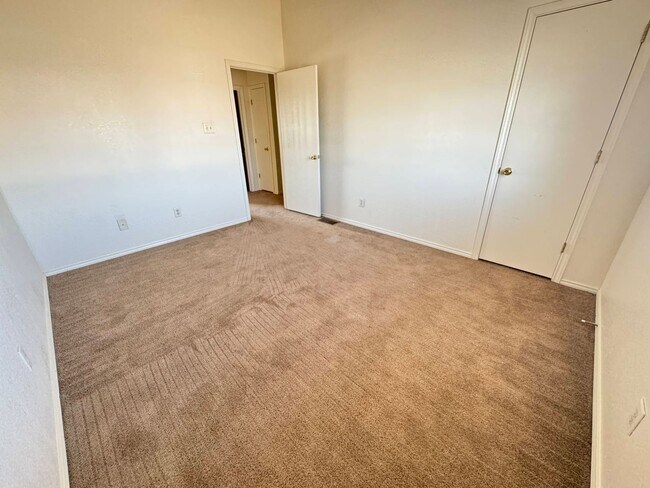 Building Photo - 4303 Deek Dr