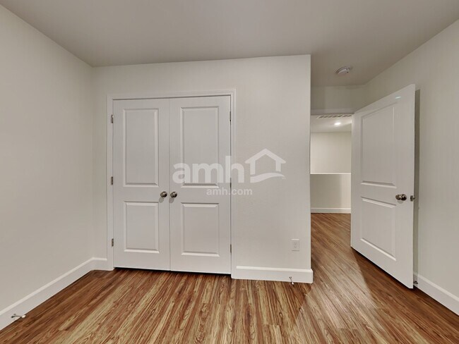 Building Photo - 8110 Inhibition Ct
