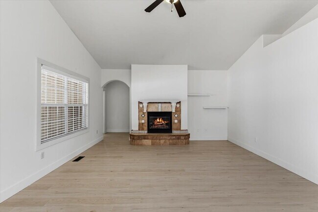 Building Photo - Fantastic 3-bed, 2.5 bath single level home near Downtown Star