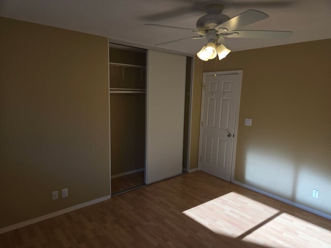 Building Photo - Campbell Duplex: 3 BR 1 BA with Garage & W...