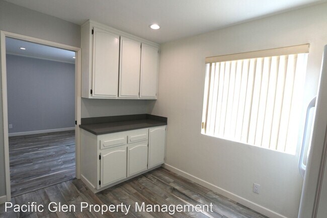 Building Photo - 3 br, 2.5 bath House - 7903 Via Magdalena