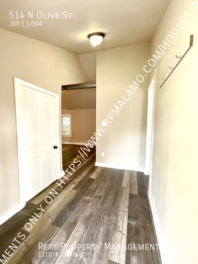 Building Photo - 514 N Olive St