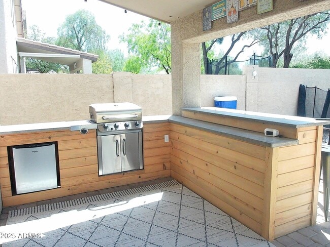 Building Photo - 4639 E Laredo Ln
