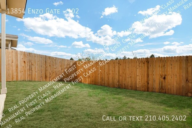 Building Photo - Come see this Alamo Ranch area oasis!