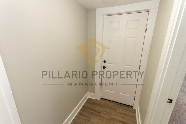 Building Photo - Charming 3-Bedroom Bungalow Near Garfield ...