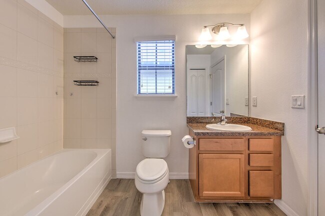 Building Photo - 5116 Bay Isle Cir