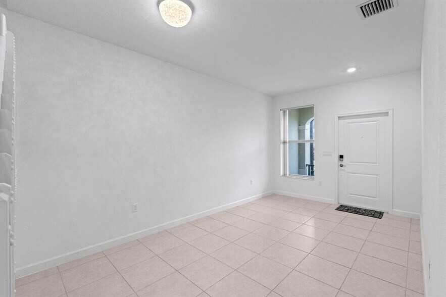 Building Photo - 5515 NW 27th St