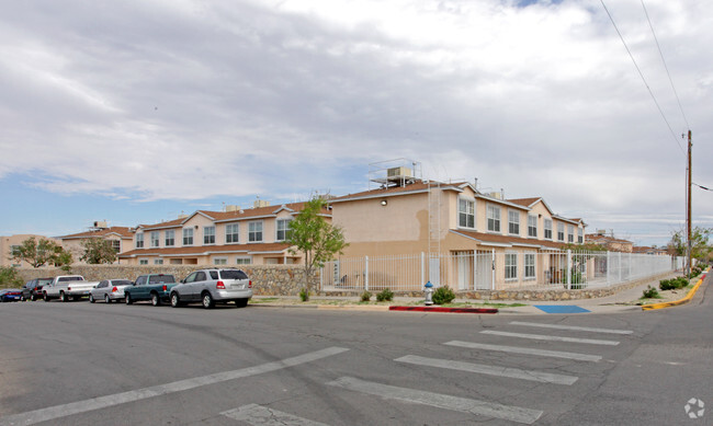 Geronimo Trail Townhomes - Geronimo Trail Townhomes, LTD