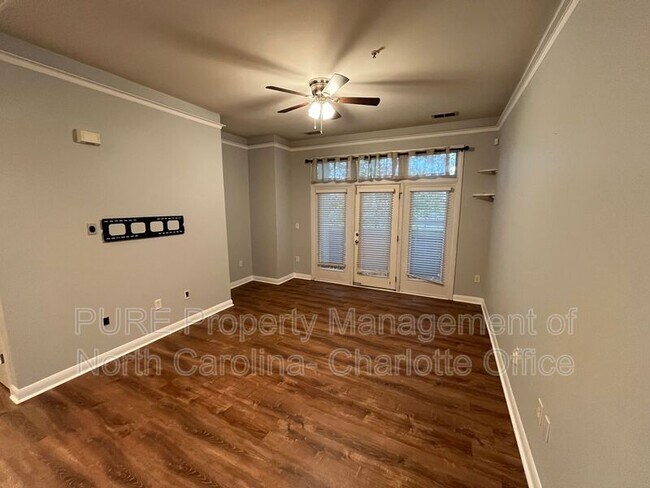 Building Photo - 462 New Bern Station Ct