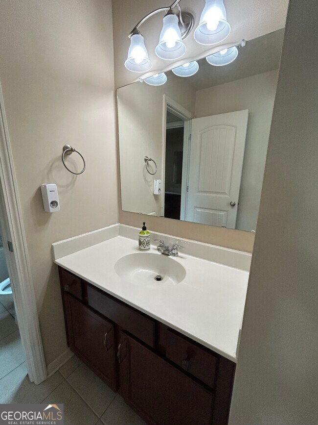 Building Photo - 1240 Apple Blossom Dr