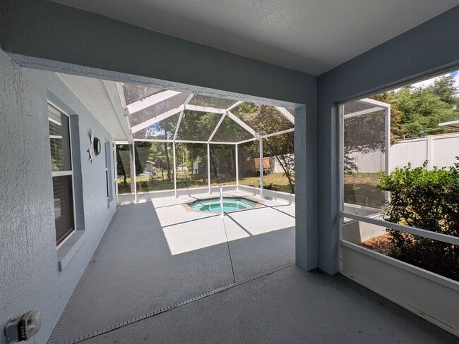 Building Photo - Lovely 3/2/2 Citrus Springs home with Hot Tub