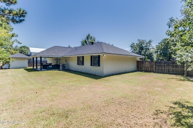 Building Photo - 106 Piney Ridge Rd