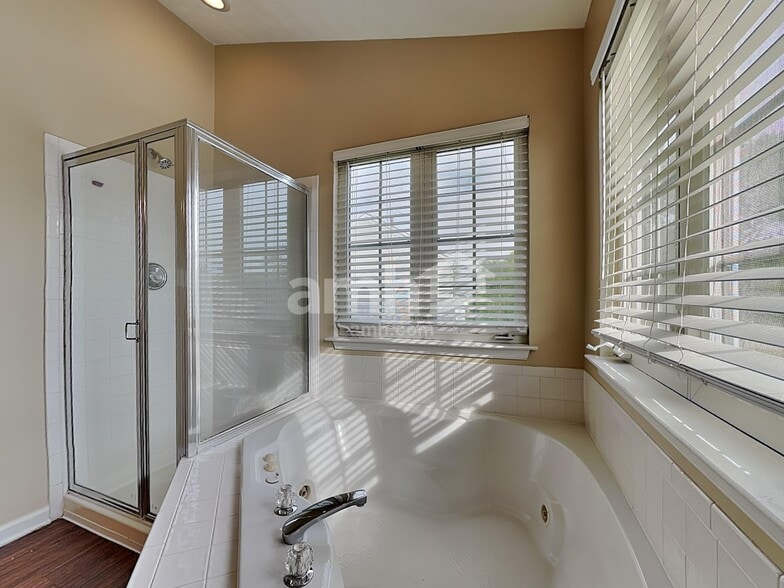 Building Photo - 10103 Edgerton Dr